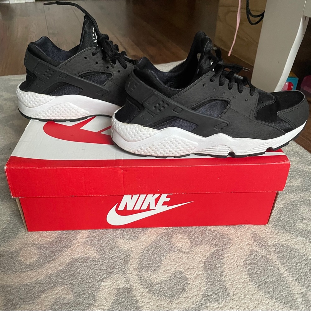 Nike Huarache sneakers!